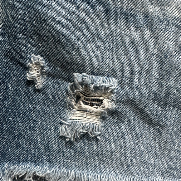 Levi's Ribcage Denim Shorts - Picture 4 of 5